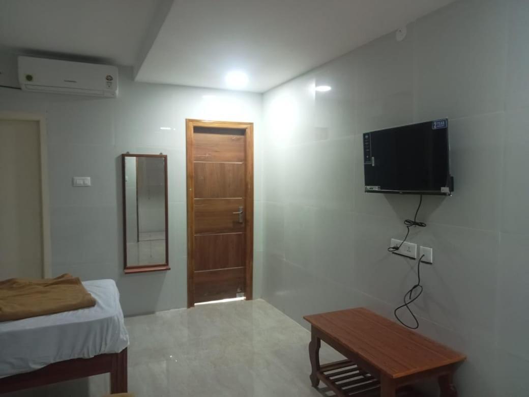 Sai Durga Banquet Hall And Ac Rooms Tirupati Exterior foto
